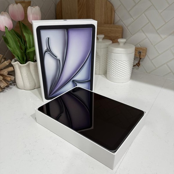 Apple iPad Air 11 inch (M2) 2024 - Wi-Fi, 128 GB, Gray, A2902