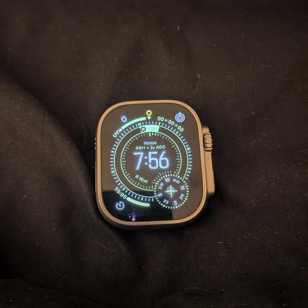 Apple Watch Ultra 49mm - Unlocked, Titanium, A2622