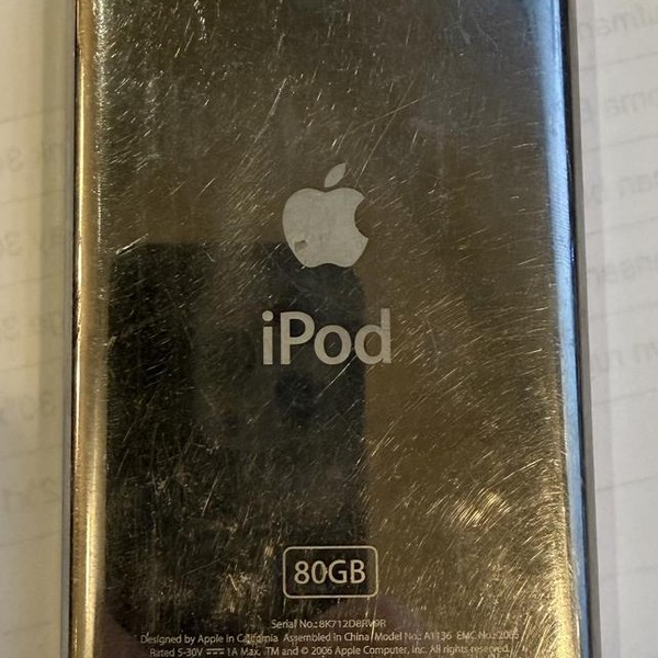 Apple iPod Classic 5th Gen - 80 GB, Black
