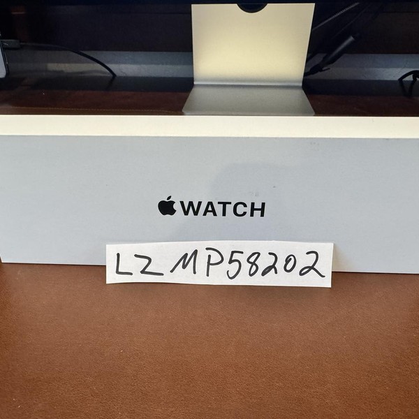 Apple Watch SE 2nd Gen 40mm - Unlocked, Silver, A2726 - Cellular, Aluminum