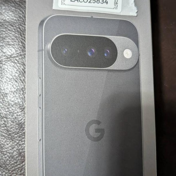 Google Pixel 10 - T-Mobile, 128 GB, Obsidian, GLBW0