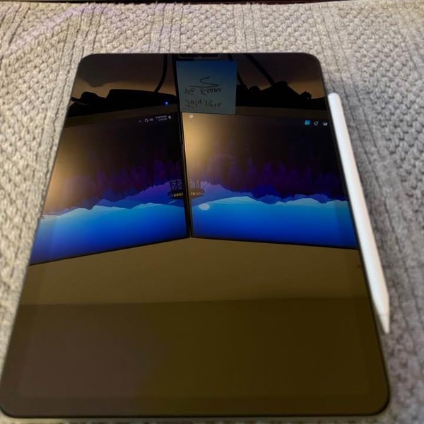 Apple iPad Air (5th Gen) - Wi-Fi, 256 GB, Gray, A2588