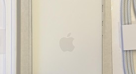 Mint
													Apple iPhone 16e - Unlocked, White, 128 GB, A3212, photo 4 of 4