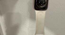 Good
													Apple Watch Series 9 41mm - Unlocked, Pink, A2982 - Cellular, Aluminum, photo 3 of 8