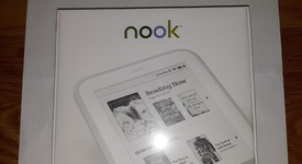 New
													Nook Glowlight - Wi-Fi, White, 4 GB, photo 4 of 4