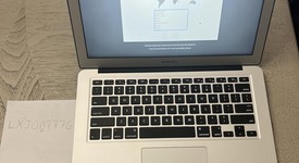 Good
													MacBook Air 2017 - 13" - I5, Silver, 256 GB, 8 GB, photo 1 of 6