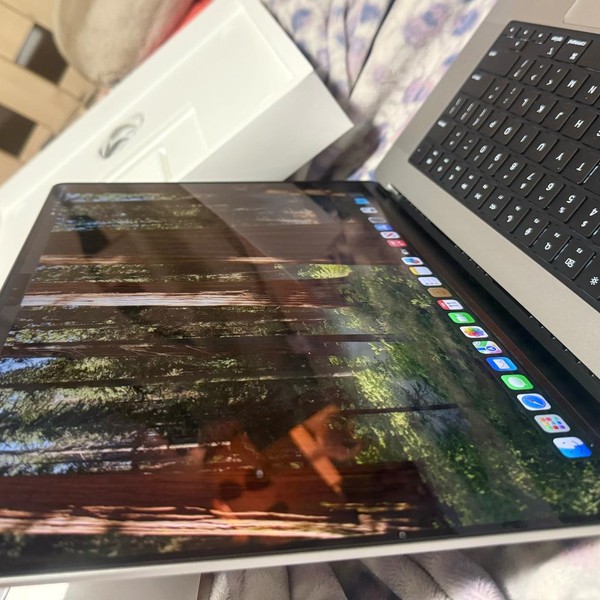 MacBook Pro Late 2023 (M3) - 16 inch - 1 TB, Silver, 36 GB, Apple M3 Max 14-core, 30-core GPU