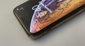 Good
													Apple iPhone Xs - Unlocked, Gold, 256 GB, A1920, photo 3 of 12