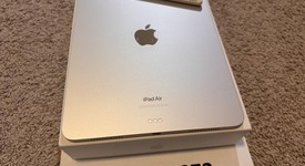 Mint
													Apple iPad Air 5th Gen - Wi-Fi, Starlight, 256 GB, A2588, photo 3 of 10