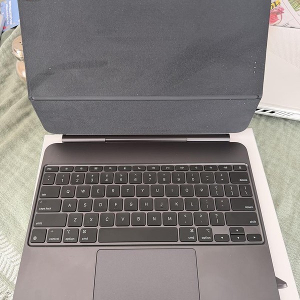 Apple Magic Keyboard for iPad Pro - Black