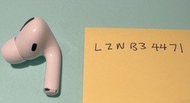 Used
													Apple AirPods Pro - MagSafe Case, photo 5 of 9