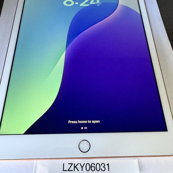 Apple iPad 7th Gen - Unlocked, 32 GB, Gold, A2200