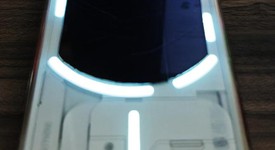 Mint
													Nothing Phone (2) - Unlocked, White, 512 GB, 12 GB, photo 3 of 8