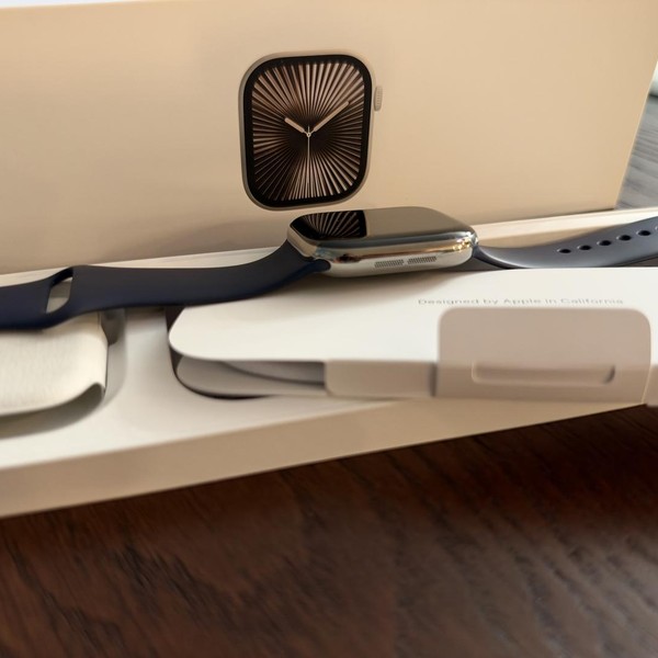 Apple Watch Series 10 46mm - Unlocked, Natural, A3003 - Cellular, Titanium