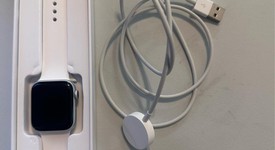 Good
													Apple Watch Series 6 40mm - Unlocked, Silver, A2293 - Cellular, Aluminum, photo 2 of 6