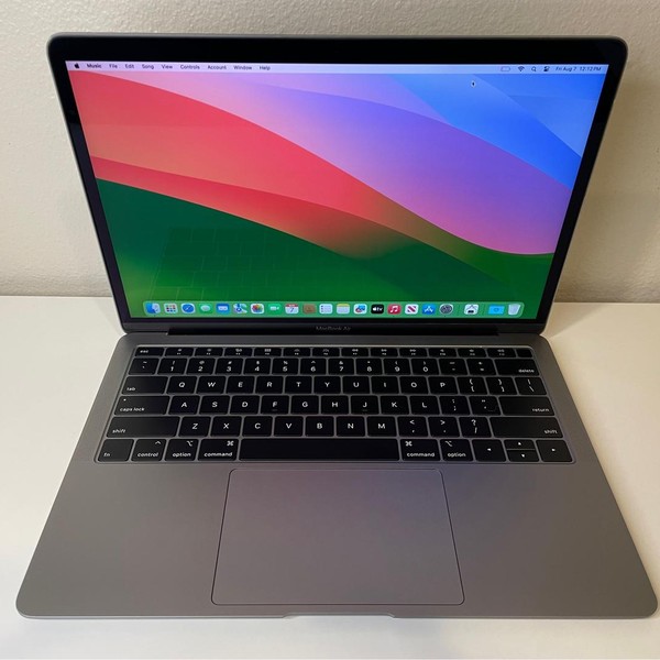 MacBook Air 2019 - 13 inch - 256 GB, Gray, 16 GB, Intel Core i5