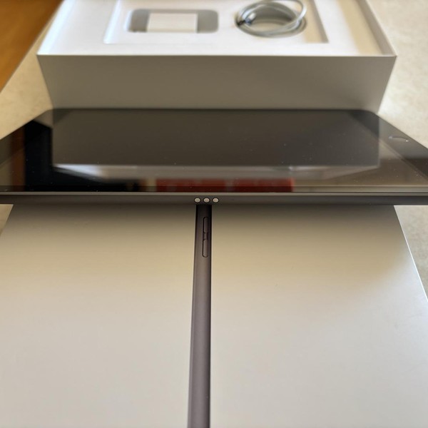 Apple iPad (8th Gen) - Wi-Fi, 32 GB, Gray, A2270