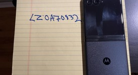 Good
													Motorola Razr Plus (2023) - Unlocked, Black, 256 GB, 8 GB, photo 2 of 4