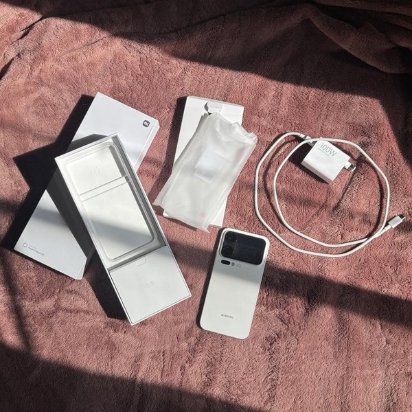 Xiaomi 17 Pro Max - Unlocked Non-US, 512 GB, White, 12 GB