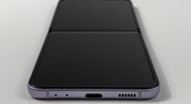 Good
													Samsung Galaxy Z Flip3 5G - T-Mobile, Lavender, 128 GB, 8 GB, SM-F711U, photo 3 of 6