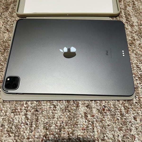 Apple iPad Pro 11 inch 2nd Gen 2020 - Wi-Fi, 128 GB, Gray, A2228