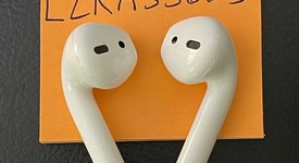 Used
													Apple AirPods 2nd Gen - Lightning Case, photo 5 of 5