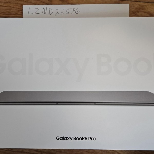 Samsung Galaxy Book5 Pro - 1 TB, Gray, 32 GB, Intel Core Ultra 7, 14 inch