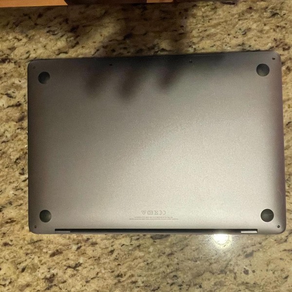 MacBook Pro 2022 - 13 inch - 1 TB, Silver, 16 GB, Apple M2