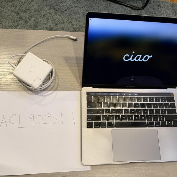 MacBook Pro 2018 (With Touch Bar) - 13 inch - 256 GB, Gray, 8 GB, Intel Core i5