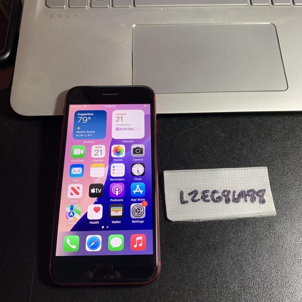 Apple iPhone SE 2nd Gen 2020 - Unlocked, 128 GB, Red, A2275