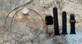 Good
													Apple Watch SE 1st Gen 40mm - Gray, A2351 - GPS, Aluminum, photo 1 of 5