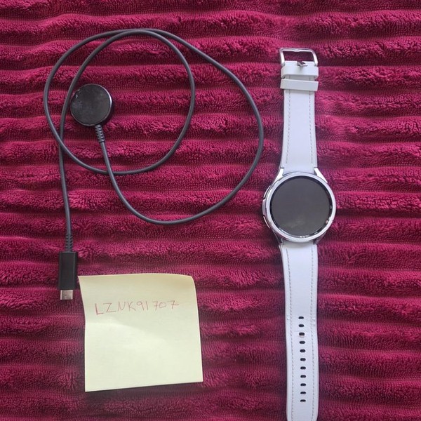 Samsung Galaxy Watch6 Classic - Unlocked, Silver, 47mm