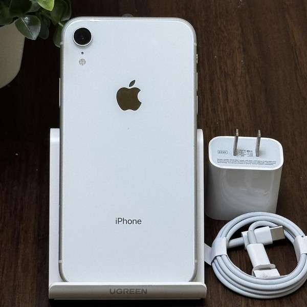 Apple iPhone Xr - Unlocked, 64 GB, White, A1984