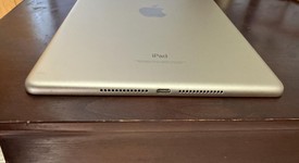 Good
													Apple iPad 5th Gen - Wi-Fi, Gold, 128 GB, A1822, photo 4 of 6