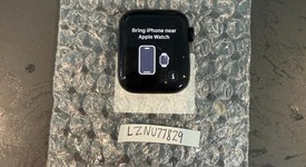 Good
													Apple Watch SE 3rd Gen 40mm - Unlocked, Midnight, A3326 - Cellular, photo 1 of 6