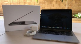 Good
													MacBook Pro 2017 (No Touch Bar) - 13" - I5, Gray, 256 GB, 8 GB, photo 4 of 5