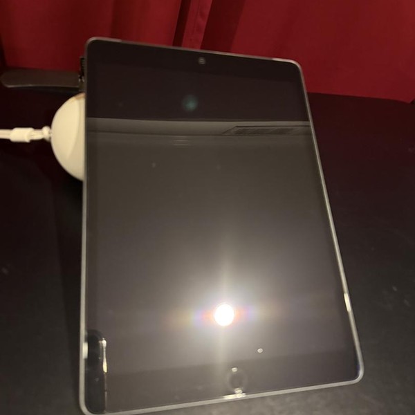 Apple iPad 7th Gen - Unlocked, 32 GB, Gray, A2200