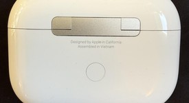 Used
													Apple AirPods Pro - MagSafe Case, photo 4 of 6