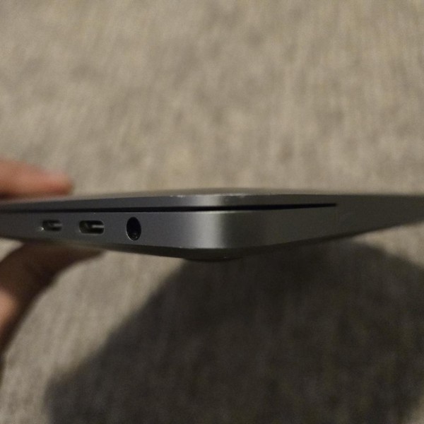 MacBook Pro 2020 - 13 inch - 2 TB, Gray, 16 GB, Intel Core i7