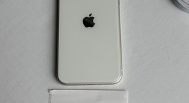 Fair
													Apple iPhone 11 - Unlocked, White, 64 GB, A2111, photo 3 of 8