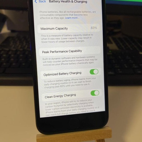 Apple iPhone SE 2nd Gen 2020 - Unlocked, 128 GB, Black, A2275