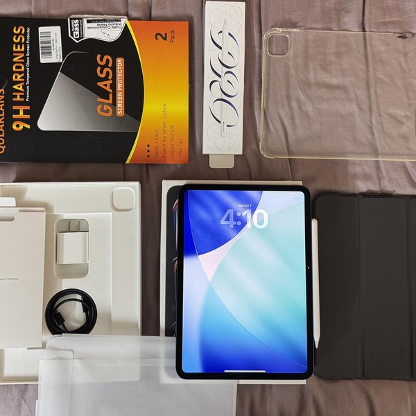 Apple iPad Pro 11 inch (M4) 2024 - Wi-Fi, 256 GB, Black, 8 GB, A2836, Standard Glass