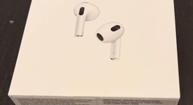 New
													Apple AirPods 3rd Gen - MagSafe Case, photo 3 of 3