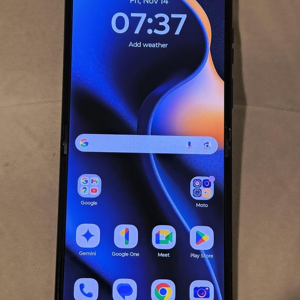 Motorola Razr (2025) - Unlocked, 256 GB, Blue, 8 GB