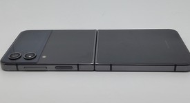 Fair
													Samsung Galaxy Z Flip4 5G - T-Mobile, Graphite, 128 GB, 8 GB, SM-F721U, photo 2 of 8