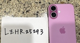 Mint
													Apple iPhone 16 - Unlocked, Pink, 128 GB, A3081, photo 3 of 10