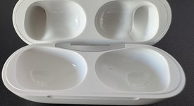 Used
													Apple AirPods Pro 2 - USB-C, photo 3 of 10