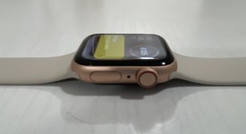 Mint
													Apple Watch SE 2nd Gen 40mm - T-Mobile, Starlight, A2726 - Cellular, Aluminum, photo 5 of 8