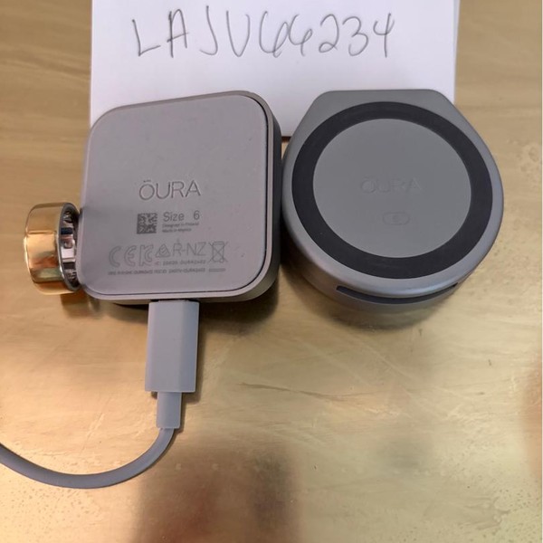 Oura Ring Gen 4 - Gold, Size 6