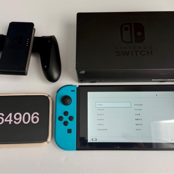 Nintendo Switch - 32 GB, Red & Blue